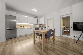 2-IZB. APARTMÁN V NOVOSTAVBE, PARKING + PIVNICA, MAMAPAPA - 5