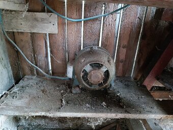 Rezačka sečka starožitná s motorom - 5