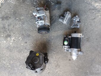 Audi A8 startér alternátor klimakompresor - 5