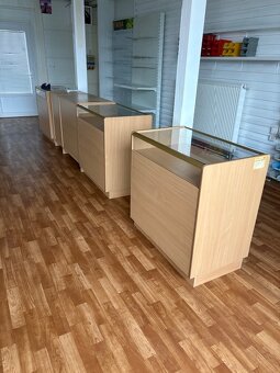 Regále a pulty do predajne na predaj - 5