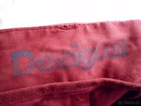 Desigual pánske chino nohavice bordovo červené L-XL - 5