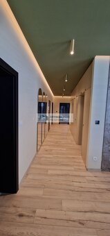 Ponúkam na PREDAJ 5 IZBOVÝ PENTHOUSE V MESTE NOVÉ ZÁMKY - 5