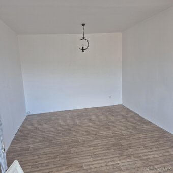 1.izbovy veľký byt na predaj/Rezervácia - 5