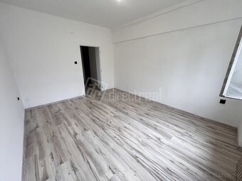 Investičný i na bývanie 2 izbbyt 47m2, pivnica, jedna … - 5