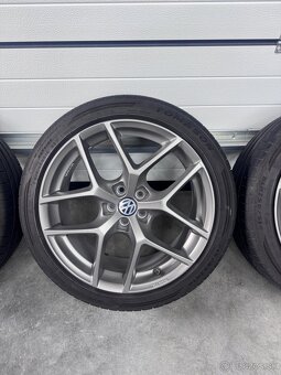 R18 215/45 5x100 - 5