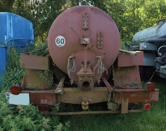 PRAGA V3S 6x6 fekal - 5