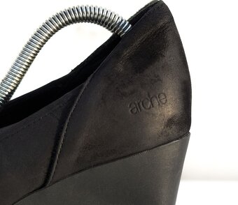 Kožené lodičky na platforme - 5