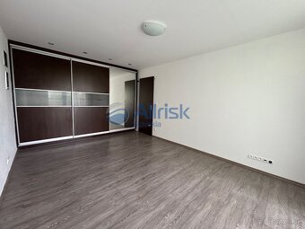 Kompletne zrekonštruovaný 2-izbový byt s balkónom do prenájm - 5