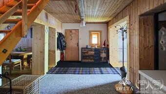 VÝRAZNE ZNÍŽENÁ CENA Rodinný dom - drevenica po vkusnej rek - 5