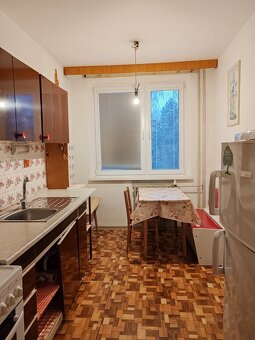 Na predaj priestranný 3 izbový byt Brezová pod Bradlom - 5