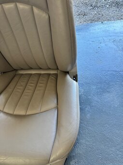 Mercedes W211 E-class Interier - 5