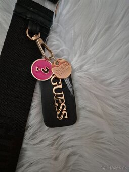 Kabelka Guess crossbody čierna lesklá - 5