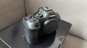 Canon EOS R6 Mark II, telo - 5