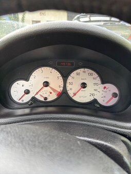 Peugeot 206 CC 1.6 16V – Spoľahlivé kabrio na leto aj ako pr - 5