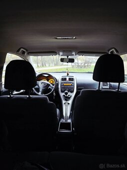 Toyota Auris REZERVOVANÉ - 5