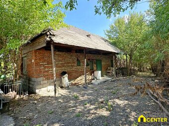 NA PREDAJ STARÝ RODINNÝ DOM NA POZEMKU S ROZLOHOU 852 m2, HO - 5