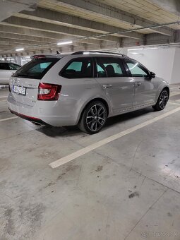 Škoda Octavia Combi 2.0 TSI 245k RS DSG
 - 5