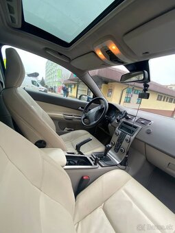 Volvo C30 2.4D (2007, automat) - 5