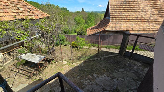 Na predaj rodinný dom + vedľajší dom v obci Pukanec - 5