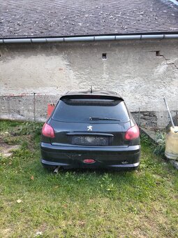 Predám Peugeot 206 - 5
