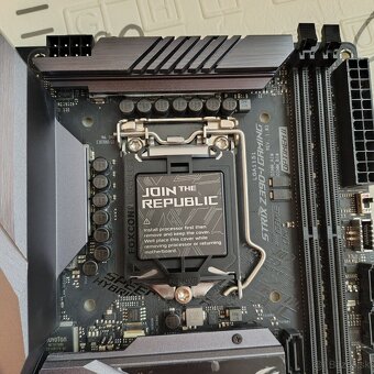 ASUS ROG STRIX Z390-I GAMING - ITX - 5