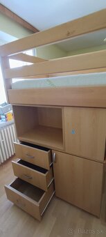 Poschodové postele z masívu s úložným priestorom a skrine. - 5