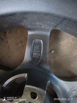 Predam kola na Renault - 5