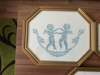 5x vyšívané obrázky (ručná práca), krížiková výšivka - 5