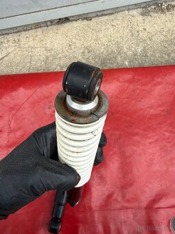 Babetta 210/215/225 zadné tlmiče - 5