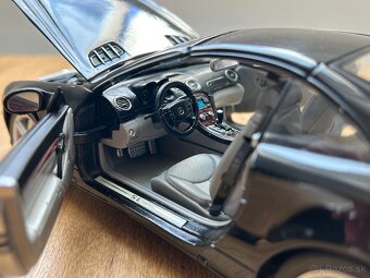 Mercedes-benz SL500 1:18 Welly - 5