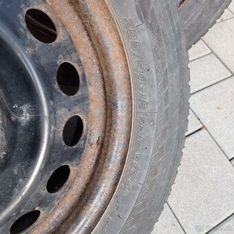 Sada zimných pneumatík na plechových diskoch - 5