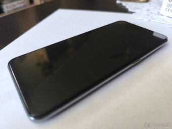 Hráčsky mobil REALME GT 5G 8GB/128GB - 5