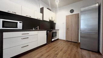 Priestranný 2i byt s možnosťou prerobenia na 3i v Starom mes - 5