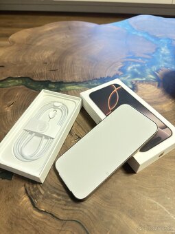 iPhone 16 Pro 256GB Desert Titanium - 5