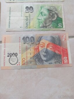 Zbierka starých bankoviek a mincí. - 5