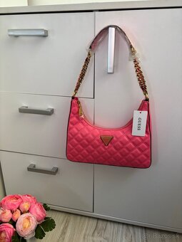 Kabelka ružová guess - 5