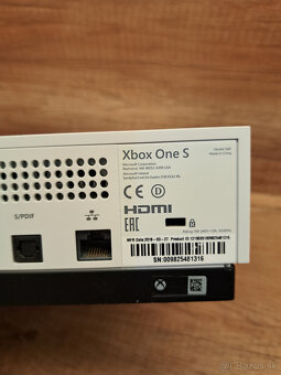 Xbox One S 1 TB + 2 hry - 5