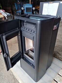 Peletová pec RIKA LIVO 6 kW r.v. 2017 - 5