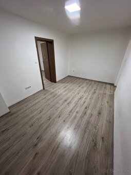 Na predaj 2 izbový byt kompletná rekonštrukcia Handlová - 5