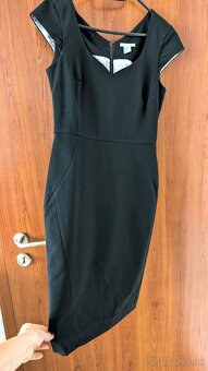 H&M čierne puzdrové šaty - 5