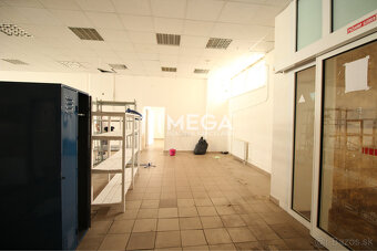 ZNÍŽENÁ CENA - Na prenájom - Lukratívny priestor v centre me - 5