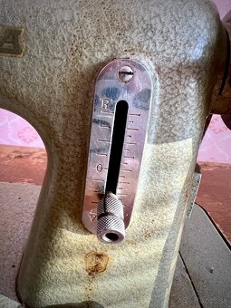 Šijací stroj Minerva 122 – retro, pedál + príslušenstvo - 5