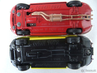 3xJAGUAR E a 2xFERRARI DINO od CORGI TOYS v 1:43 - 5