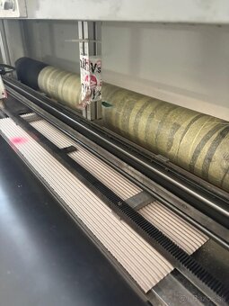 Automatická řezačka dvouvrstvé lepenky - 5