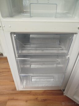 Predám chladničku s mrazničkou AMICA - 5