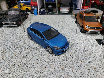 model auta Opel Astra H OPC 2006 Otto mobile 1:18 - 5