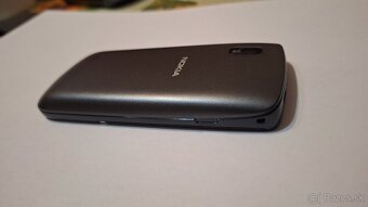 Nokia asha 300 - 5