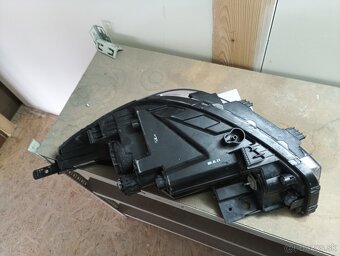 Práve predné svetlo Kia Rio - 5