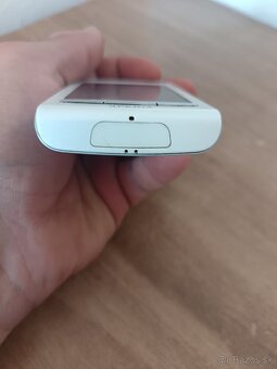 Sony Ericsson Xperia - 5