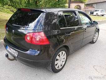 Predám Wolkswagen Golf 5 TDI Comfortline - 5